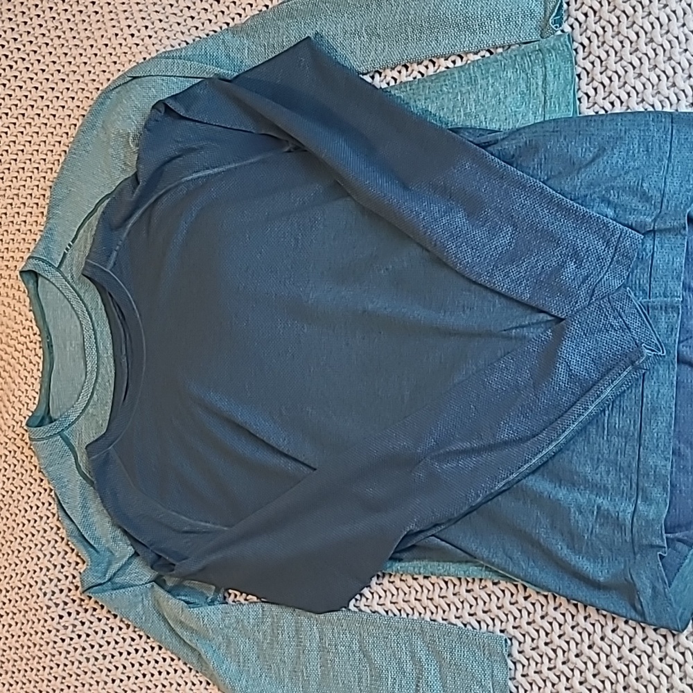 Lululemon Men's M long sleeve shirt (2 total shirts)